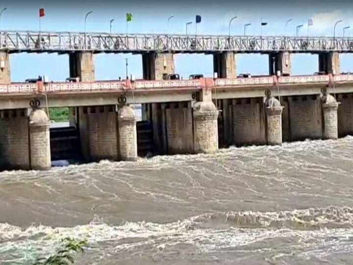 Krishna district Prakasam barrage krishna river heavy floods 70 gates lifted dnn Prakasam Barrage : ప్రకాశం బ్యారేజ్ కు భారీ వరద, మొదటి ప్రమాద హెచ్చరిక జారీ