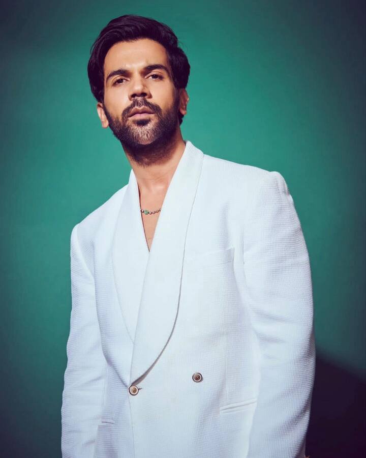 राजकुमार राव का पहले नाम Rajkumar Rao था, लेकिन अब उन्होंने अपने नाम में एक M और जोड़ लिया है. अब वह Rajkummar लिखते हैं.
