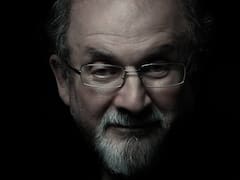 Salman Rushdie Attack: सलमान रुश्दी की एक आंख खोने की आशंका-लिवर को भी नुकसान, जानिए मामले में अबतक क्या-क्या हुआ