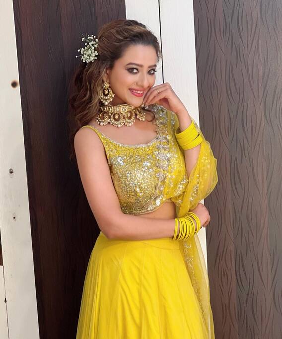 Anupamaa की काव्या ने बाथरोब पहन इंटरनेट पर लगाई आग, दिल थामकर देखिए ग्लैमरस तस्वीरें