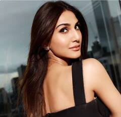 Vaani Kapoor Pics: ਵਾਣੀ ਕਪੂਰ ਨੇ ਬਲੈਕ ਡਰੈੱਸ 'ਚ ਦਿਖਾਇਆ ਦਿਲਕਸ਼ ਅੰਦਾਜ਼, ਤਸਵੀਰਾਂ 'ਚ ਲੱਗ ਰਹੀ ਬੇਹੱਦ ਖੂਬਸੂਰਤ