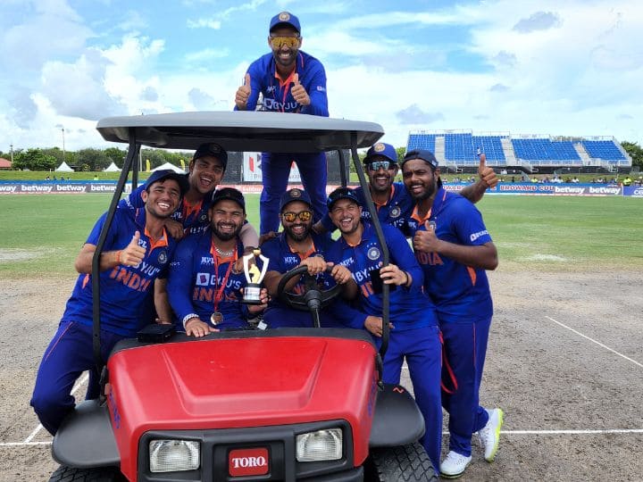 वेस्ट इंडीजविरुद्ध तीन सामन्यांची एकदिवसीय मालिका 3-0 ने तर पाच सामन्यांची टी-20 मालिका 4-1 ने जिंकल्यानंतर भारत आता झिम्बाब्वे दौऱ्यासाठी सज्ज झाला आहे.