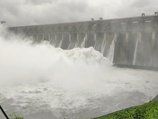 Ukai Dam : ઉકાઈ ડેમની સપાટી રૂલ લેવલને પર, ડેમના 12 દરવાજા ખોલી તાપી નદીમાં છોડાઈ રહ્યું છે પાણી