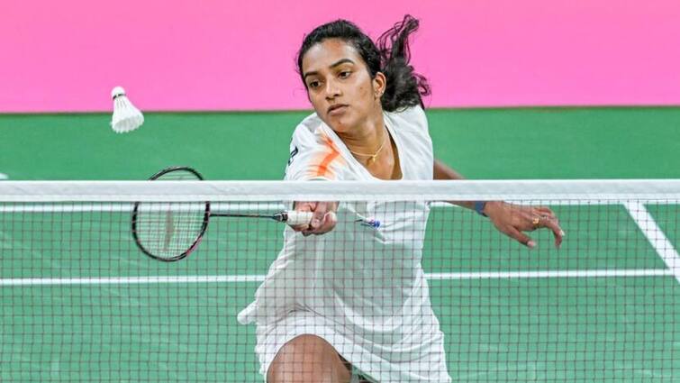 Indian Badminton Star PV Sindhu Ruled out of badminton world championships due to injury  Badminton World Championship : भारताला मोठा झटका, स्टार बॅडमिंटनपटू पीव्ही सिंधू दुखापतीमुळे स्पर्धेबाहेर 