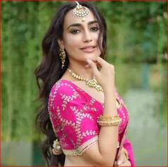 ਸਾੜ੍ਹੀ 'ਚ Surbhi Jyoti ਦਾ ਇਹ ਅੰਦਾਜ਼ ਵੇਖ ਤੁਸੀਂ ਵੀ ਹਾਰ ਜਾਓਗੇ ਆਪਣਾ ਦਿਲ, ਸਾਧਾਰਨ ਲੁੱਕ 'ਚ ਸੁਰਭੀ ਨੇ ਦਿੱਤੇ ਅਜਿਹੇ ਪੋਜ਼