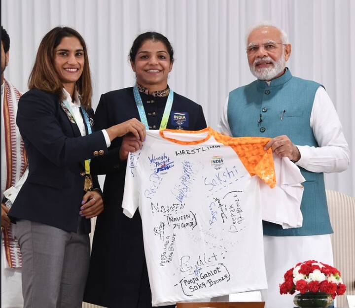 ਇਸ ਦੌਰਾਨ ਪੀਐਮ ਮੋਦੀ ਨੇ ਸਾਰੇ ਮੈਡਲ ਜੇਤੂਆਂ ਨੂੰ ਉਨ੍ਹਾਂ ਦੀ ਸ਼ਾਨਦਾਰ ਖੇਡ ਲਈ ਵਧਾਈ ਦਿੱਤੀ।