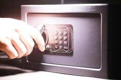 Bank Locker Rules: બેન્કમાં લેવા જઇ રહ્યા છો Bank Locker, તો જાણી લો આ જરૂરી નિયમો