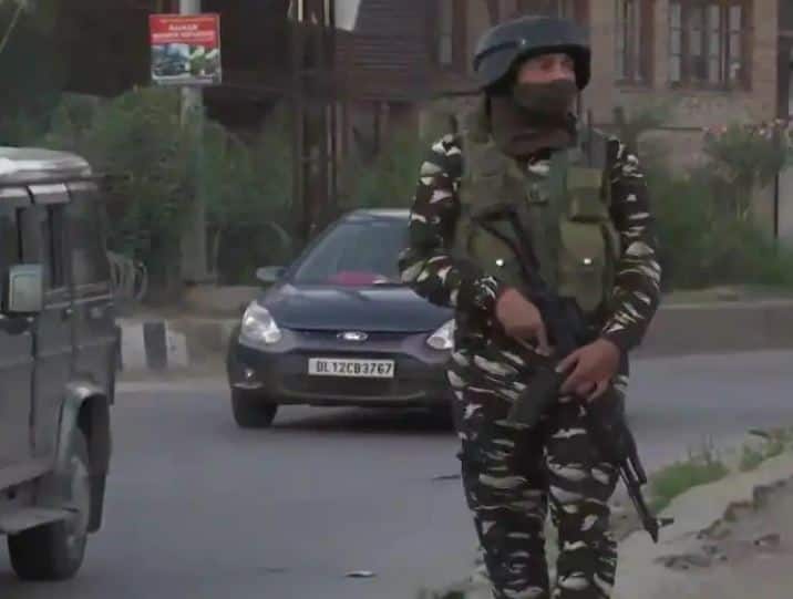 Terror attack on security forces in jammu and kashmir one jawan injured search operation undergoes  Jammu Kashmir Terror Attack: જમ્મુ કાશ્મીરમાં સુરક્ષાદળો પર આતંકી હુમલો, સર્ચ ઓપરેશન ચાલુ
