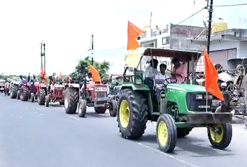 Nanded Yuva Sena Agitation : शेतकऱ्यांच्या विविध मागण्यांवरुन युवा सेना आक्रमक, नांदेडमध्ये काढला ट्रॅक्टर मोर्चा