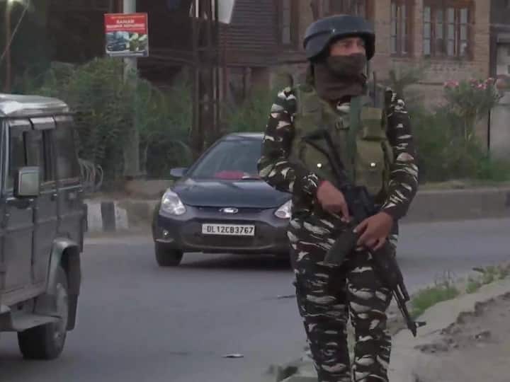 Terrorist attack on security forces in Jammu and Kashmir, one jawan injured, search operation underway