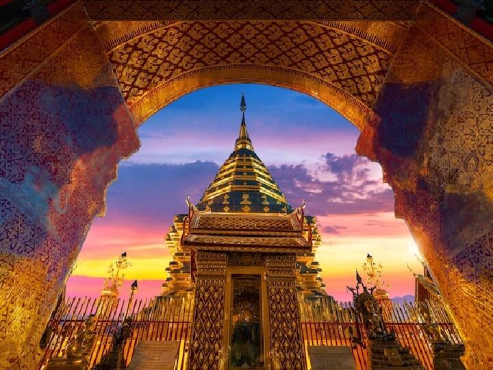 Thailand Tour Package: आजादी का अमृत महोत्सव को मनाने के लिए भारतीय रेलवे ने इंडियन रेलवे कैटरिंग एंड टूरिज्म कॉरपोरेशन के साथ मिलकर थाईलैंड का टूर पैकेज लेकर आया है. यह पैकेज कुल 6 दिन और 7 रात का है.