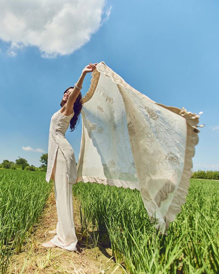 अनन्या पांडेने अलीकडेच तिच्या अधिकृत इंस्टाग्राम हँडलवर तिचे काही नवीन फोटो शेअर केले आहेत.(फोटो सौजन्य:ananyapanday/इंस्टाग्राम)