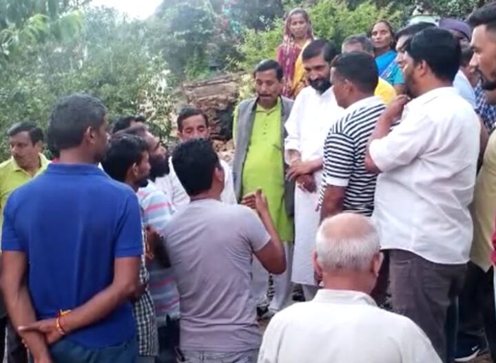 Uttarakhand BJP MLA Anil Nautiyal met the disaster victims, assured administrative help ann Karanprayag News: बीजेपी विधायक अनिल नौटियाल ने की आपदा पीड़ितों से मुलाकात, दिया प्रशासनिक मदद का भरोसा