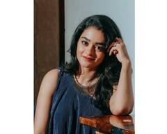 Gayathrie Shankar : அந்த விண்மீன்கள் தான் உந்தன் கண்மீதிலே....காயத்ரி சங்கரின் க்யூட் க்ளிக்ஸ்..!