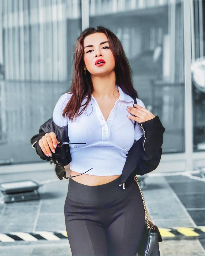 मात्र, चित्रपट रिलीज होण्यापूर्वीच अभिनेत्री तिच्या बोल्ड लूकमुळे चर्चेत येऊ लागली आहे. प्रोजेक्ट्सपेक्षाही अवनीत तिच्या लूक आणि स्टायलिश स्टाइलमुळे चर्चेत राहते.(फोटो सौजन्य : avneetkaur_13/इंस्टाग्राम)