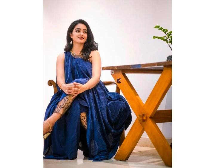 என் நெஞ்சம் தான் ஏங்குதே தினம் உயிர் வாங்குதே...