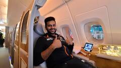 IND vs ZIM: জিম্বাবোয়ের উদ্দেশে রওনা দিল টিম ইন্ডিয়া, বিমানবন্দরে দেখা বরুণ ধবনের সঙ্গে