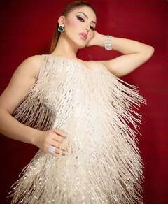 Urvashi Rautela Pics: ਉਰਵਸ਼ੀ ਰੌਤੇਲ ਦੇ ਕਾਤਲਾਨਾ ਅੰਦਾਜ਼ ਨੇ ਵਧਾਇਆ ਇੰਟਰਨੈੱਟ ਦਾ ਤਾਪਮਾਨ, ਤਸਵੀਰਾਂ 'ਚ ਦਿਖਿਆ ਸਿਜਲਿੰਗ ਲੁੱਕ