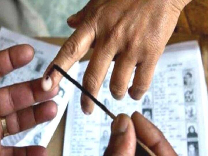 Now people from outside will also be able to cast votes in Jammu and Kashmir, big announcement of Election Commission जम्मू-कश्मीर में अब बाहर के लोग भी डाल पाएंगे वोट, जुड़ेंगे 25 लाख नए मतदाता, चुनाव आयोग का बड़ा एलान