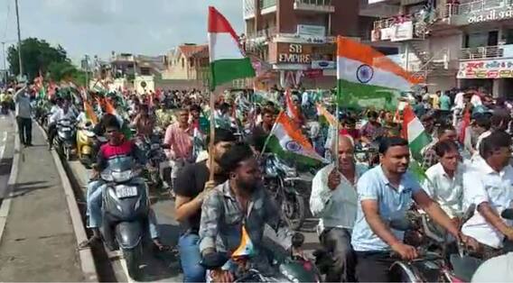 TIRANGA YATRA: મહેસાણામાં ચાલતા જૂથવાદ વચ્ચે ભાજપના ધારાસભ્યની તિરંગાયાત્રા, આ નેતાની થઈ અચાનક એન્ટ્રી