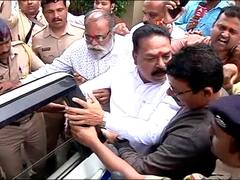 Maharashtra Politics Shivsena : कोल्हापूर: शिवसेना जिल्हाप्रमुख संजय पवार पोलिसांच्या ताब्यात, शिवसैनिकांचीही धरपकड