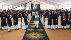 Narendra Modi Meets CWG Athletes: কমনওয়েলথে পদকজয়ীদের সঙ্গে দেখা করলেন প্রধানমন্ত্রী, মেটালেন নিখাতের আবদারও