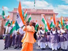 Har Ghar Tiranga: 'आम ही नहीं खास ने भी दिखाया देश प्रेम', योगी से लेकर धामी तक तिरंगे के साथ आए नजर