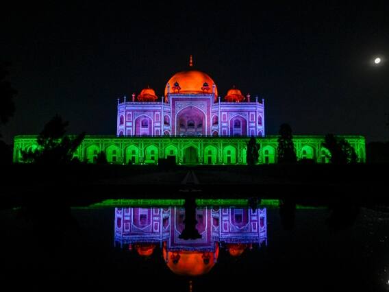 Azadi ka Amrit Mahotsav: आजादी के अमृत महोत्सव के रंग में रंगा देश, गांव से लेकर शहरों तक लहराया तिरंगा- तस्वीरें