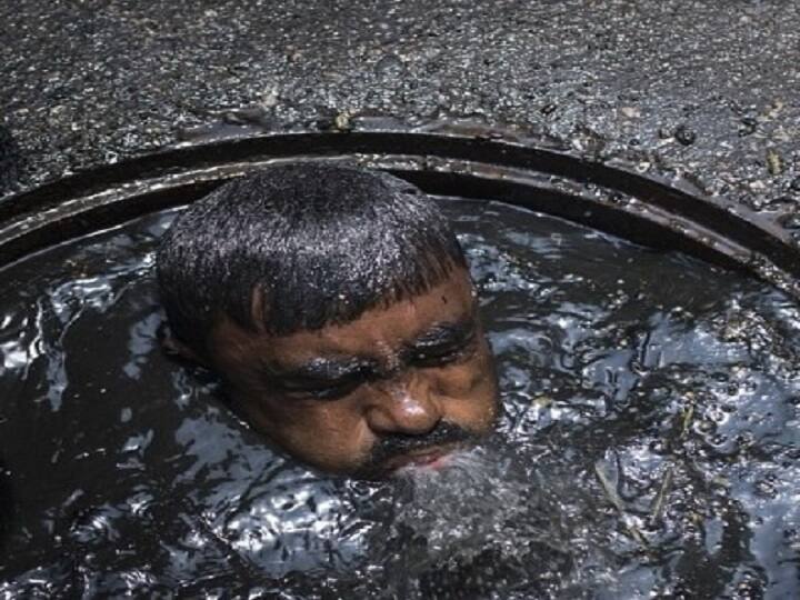 Government to identify people who clean sewers கையால் மலம் அள்ளும் தொழில் வேறு, சாக்கடை அள்ளும் தொழில் வேறு.. மத்திய அரசின் புதிய விளக்கம்