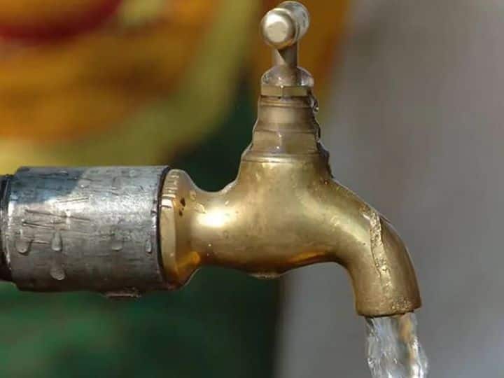 Indore News: Drinking water supply will be stalled in many areas of Indore today, know where water will not come Indore Water Supply: इंदौर के कई इलाकों में आज पेयजल की सप्लाई रहेगी ठप, जानिए-किन कॉलोनियों में नहीं आएगा पानी