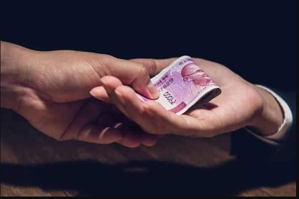 Punjab News: Vigilance arrested 8 employees in five different cases of bribery during the month of July ਵਿਜੀਲੈਂਸ ਵੱਲੋਂ ਜੁਲਾਈ ਮਹੀਨੇ ਦੌਰਾਨ ਰਿਸ਼ਵਤ ਦੇ ਪੰਜ ਵੱਖ-ਵੱਖ ਮਾਮਲਿਆਂ ਵਿੱਚ 8 ਮੁਲਾਜ਼ਮ ਕਾਬੂ