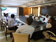 Karam River Dam: सीएम शिवराज सिंह चौहान ने की गांव वालों से गांव खाली करने की अपील, वीसी से लिया हालात का जायजा