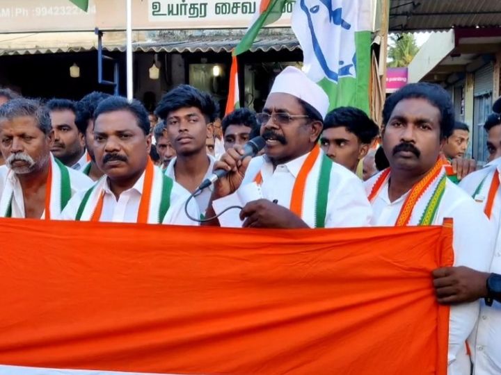 Independence day: கன்னியாகுமரி : தேசிய கொடி வண்ணத்தில் மின்னொளியில் ஜொலிக்கும் காந்திமண்டபம்..