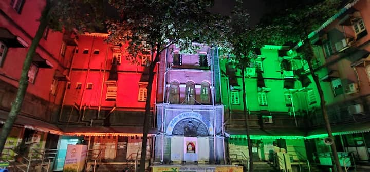 कोल्हापूर मनपाच्या कर्मवीर विठ्ठल रामजी शिंदे चौकातील रोषणाई