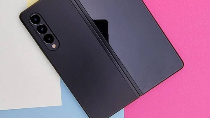 OnePlus Foldable Phone: ২০২১ সালে ফোল্ডেবল ফোন ফাইন্ড এন লঞ্চ করেছিল ওয়ানপ্লাস সংস্থা। এবার ফের নতুন একটি ফোল্ডেবল ফোন লঞ্চ করতে চলেছে ওয়ানপ্লাস সংস্থা।