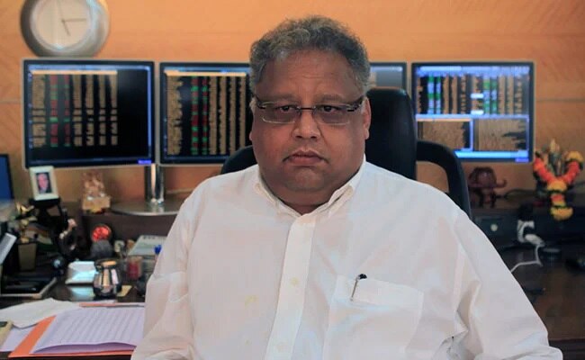 Rakesh Jhunjhunwala: ભારતના વોરેન બફેટે કહેવાતા રાકેશ ઝુનઝુનવાલાએ માત્ર 5 હજાર રૂપિયાથી કરી હતી શરૂઆત, જાણો આજે કેટલી છે નેટવર્થ