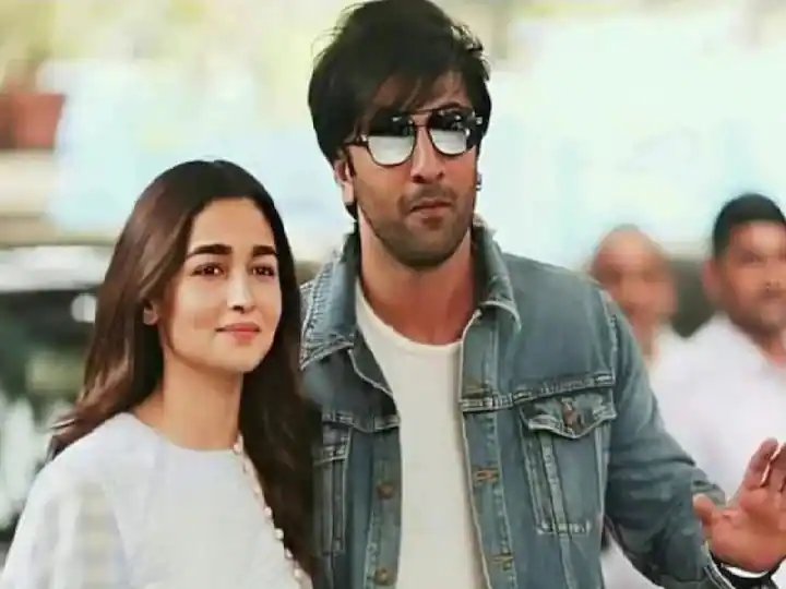 ਬੇਬੀਮੂਨ ਦਾ ਆਨੰਦ ਲੈ ਰਹੀ ਆਲੀਆ ਭੱਟ ਨੇ ਰਣਬੀਰ ਕਪੂਰ ਦੀ ਇਹ ਖੂਬਸੂਰਤ ਵੀਡੀਓ ਸ਼ੇਅਰ ਕੀਤੀ, ਕੈਪਸ਼ਨ 'ਚ ਲਿਖਿਆ- ਤੁਸੀਂ ਮੇਰੀ ਜ਼ਿੰਦਗੀ ਹੋ...