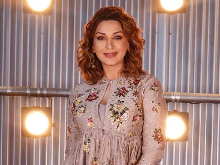 SONALI BENDRE PHOTOS : સોનાલી બેન્દ્રેની ફેશન સેન્સ હંમેશા ચાહકોના દિલ પર છરી ચલાવતી જોવા મળે છે.