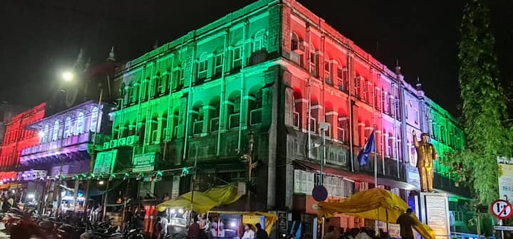कोल्हापूर मनपा प्रशासकीय इमारतीला करण्यात आलेली रोषणाई