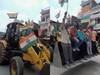 Har Ghar Tiranga: बस्ती में शुरू हुआ 'हर घर तिरंगा' अभियान, रैली के दौरान बुलडोजर का दिखा जबरदस्त क्रेज