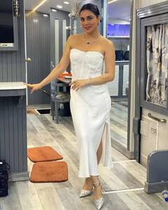 Photos: વ્હાઇટ ગાઉન ડ્રેસ પહેરીને નીકળી Shraddha Arya, ટીવીની આ સંસ્કારી વહુને જોઇને બધા ચોંક્યા.....