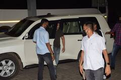 Salman Khan At Airport: भारी सुरक्षा के बीच एयरपोर्ट पहुंचे सलमान खान, दीवार पर लगे तिरंगे को देख दिया ऐसा रिएक्शन