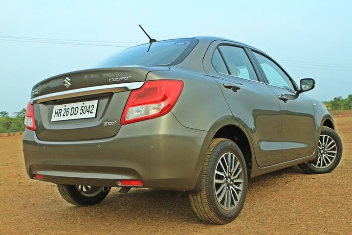 મારુતિ ડિઝાયર : ડીઝાયર એ એક અનોખા સેગમેન્ટને જન્મ આપ્યો છે. જે 4 મીટરથી ઓછી સેડાન તરીકે ભારત માટે વિશિષ્ટ છે અને હેચબેકની કરકસર સાથે હજુ પણ સેડાનમાં અપગ્રેડ કરવાની કાર ખરીદદારોની મહત્વાકાંક્ષાને પરિપૂર્ણ કરે છે. ડીઝાયર ભારતમાં સૌથી વધુ વેચાતી સેડાન બની છે અને ખાસ કરીને નવી પેઢી પ્રીમિયમ ઈન્ટિરિયર સાથે કાર્યક્ષમ એન્જિન સાથે ખૂબ જ સફળ રહી છે.