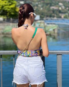 PHOTO: अनुष्का सेनने पुन्हा शेअर केला धमाकेदार लूक, फोटो पाहाच!