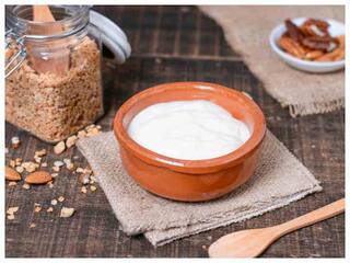 Curd Recipe : घर पर बनाना है गाढ़ी दही? इन आसान तरीकों को करें फॉलो