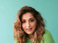 PHOTO: बॉलीवूडची सुंदर अभिनेत्री सोनाली बेंद्रेच्या क्लासी अदा; पाहा फोटो!