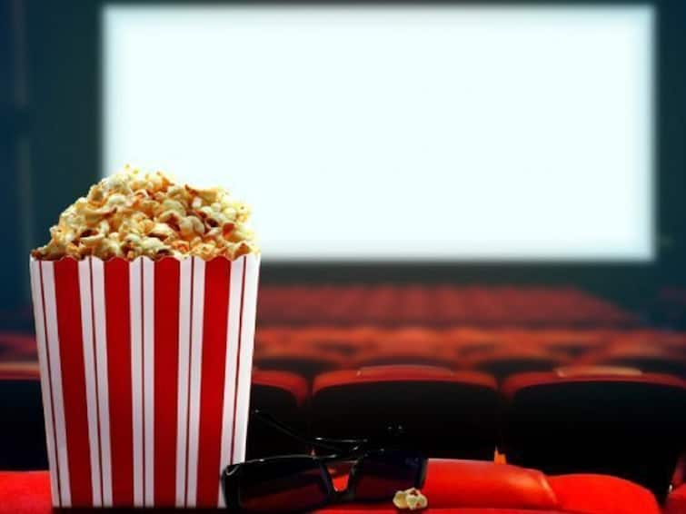 Why Popcorn Is So Expensive In Multiplex PVR Chairman Ajay Bijli Explains it Multiplex Popcorn Price : 10 रुपयाला मिळणारे पॉपकॉर्न मल्टिप्लेक्समध्ये महाग का? पीव्हीआरच्या सीएमडींनी स्पष्टच सांगितले