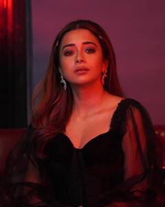 Tina Datta Pics: टीना दत्ता ने चलाया हुस्न का जादू, ब्लैक ड्रेस में लगीं बला की खूबसूरत