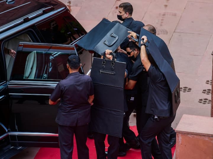 इस दौरान यहां पर एसपीजी के जवान स्वतंत्रता दिवस समारोह से पहले सुरक्षा रिहर्सल करते दिखे.