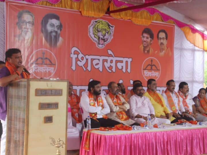 'Leaved Shiv Sena out of selfishness', former Shiv Sena MLA Rupesh Mhatre hits out at Shinde group 'स्वार्थापोटी शिवसेना सोडली', शिवसेनेचे माजी आमदार रुपेश म्हात्रे यांचा शिंदे गटाला टोला